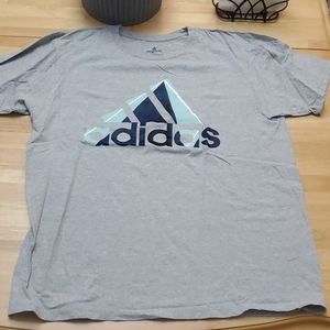 Adidas mens L tshirt